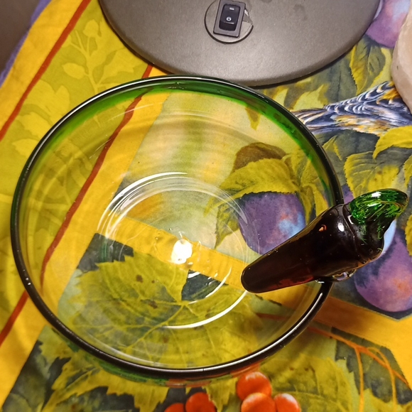Handblown Glass Bowl with HandBlown Chilli Pepper 6" x 2" Green Rim Kitchen Art - Picture 2 of 10